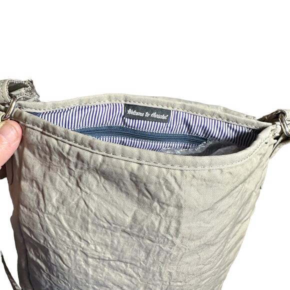 Herschel supply co crossbody cream - Picture 6 of 10
